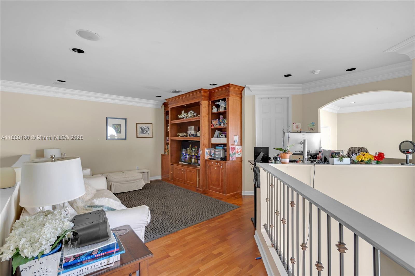 3942 194th Ln Sunny Isles Beach, FL 33160