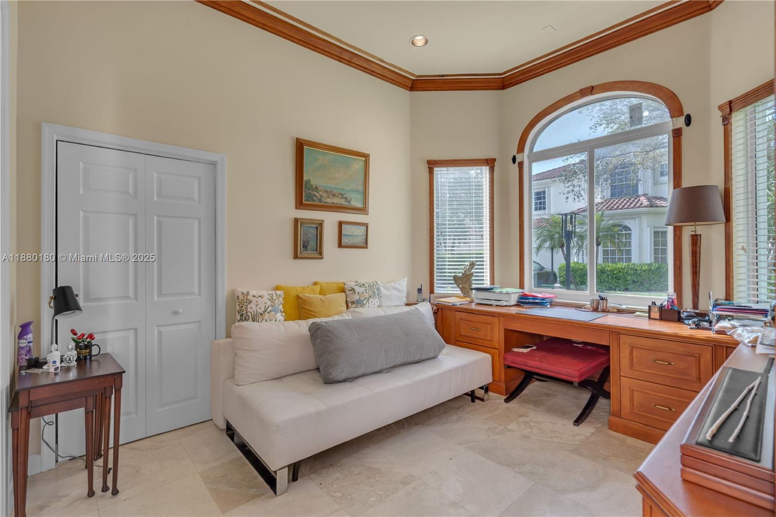 3942 194th Ln Sunny Isles Beach, FL 33160