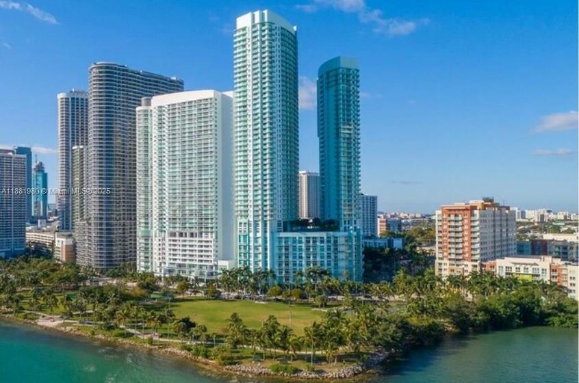 1900 N Bayshore Dr #3909