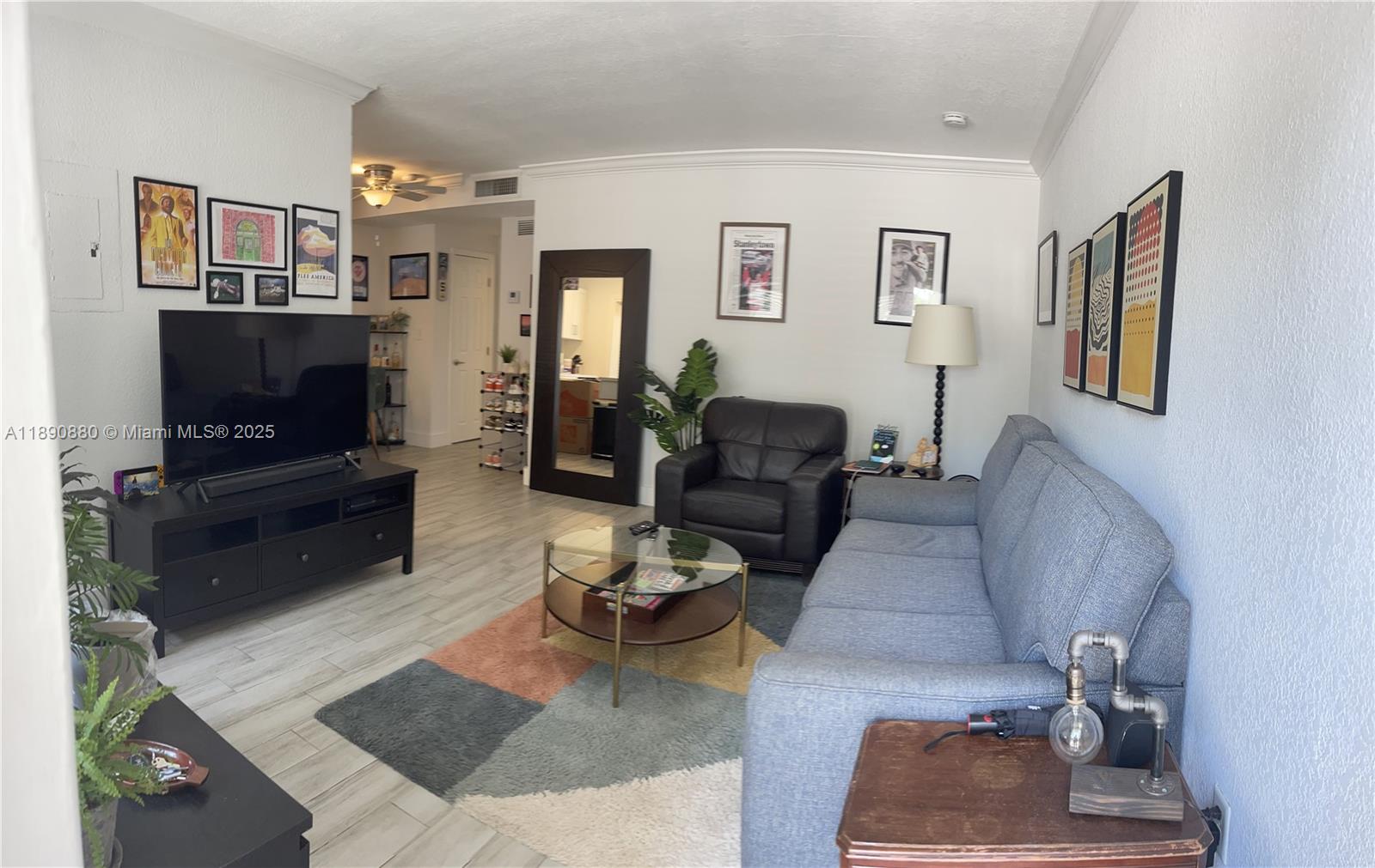 95 Edgewater Dr #104