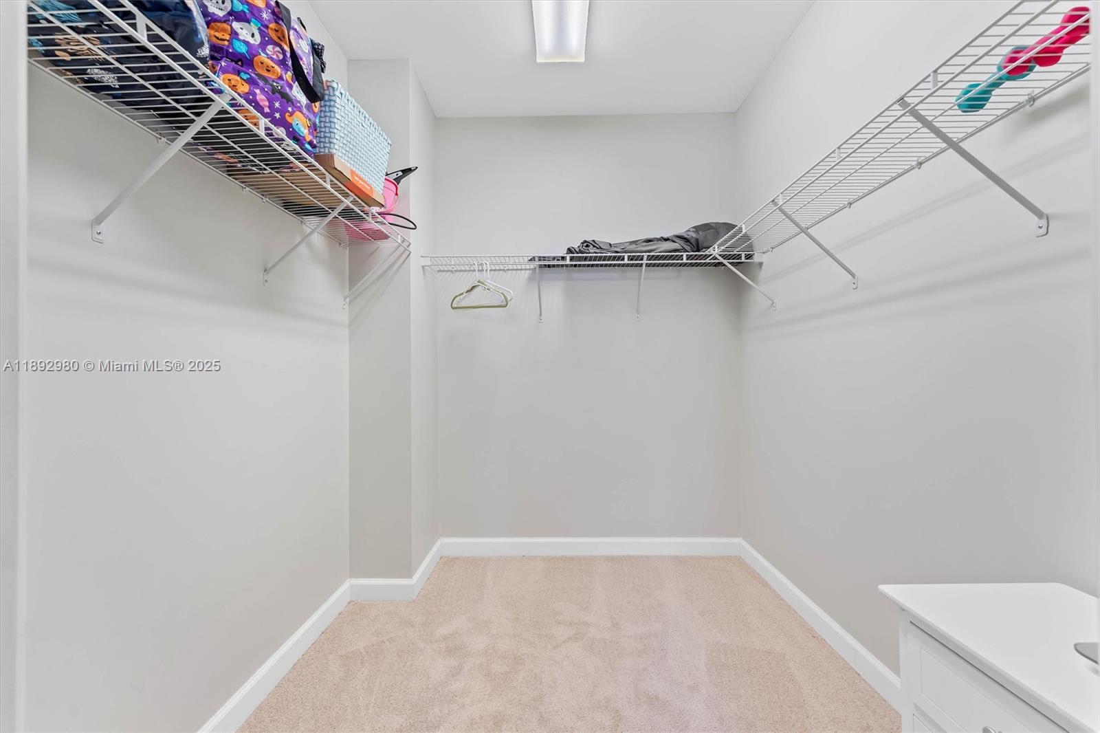 2344 Vintage Dr Lighthouse Point, FL 33064