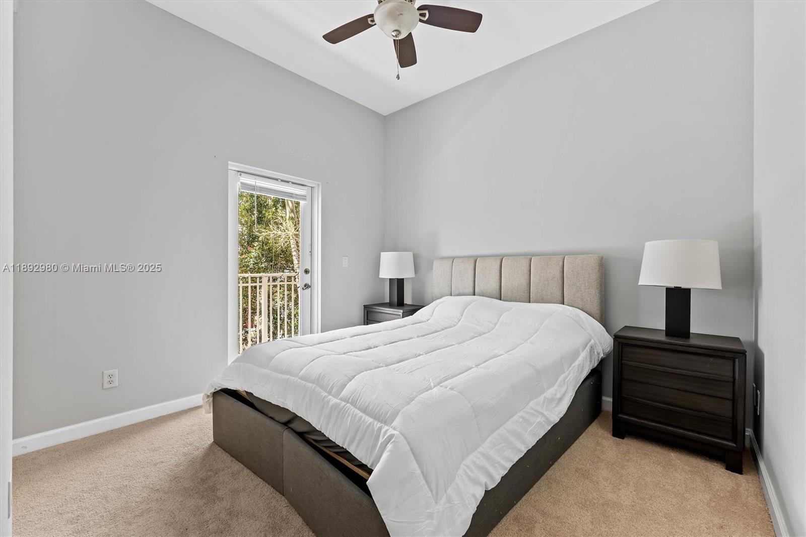 2344 Vintage Dr Lighthouse Point, FL 33064