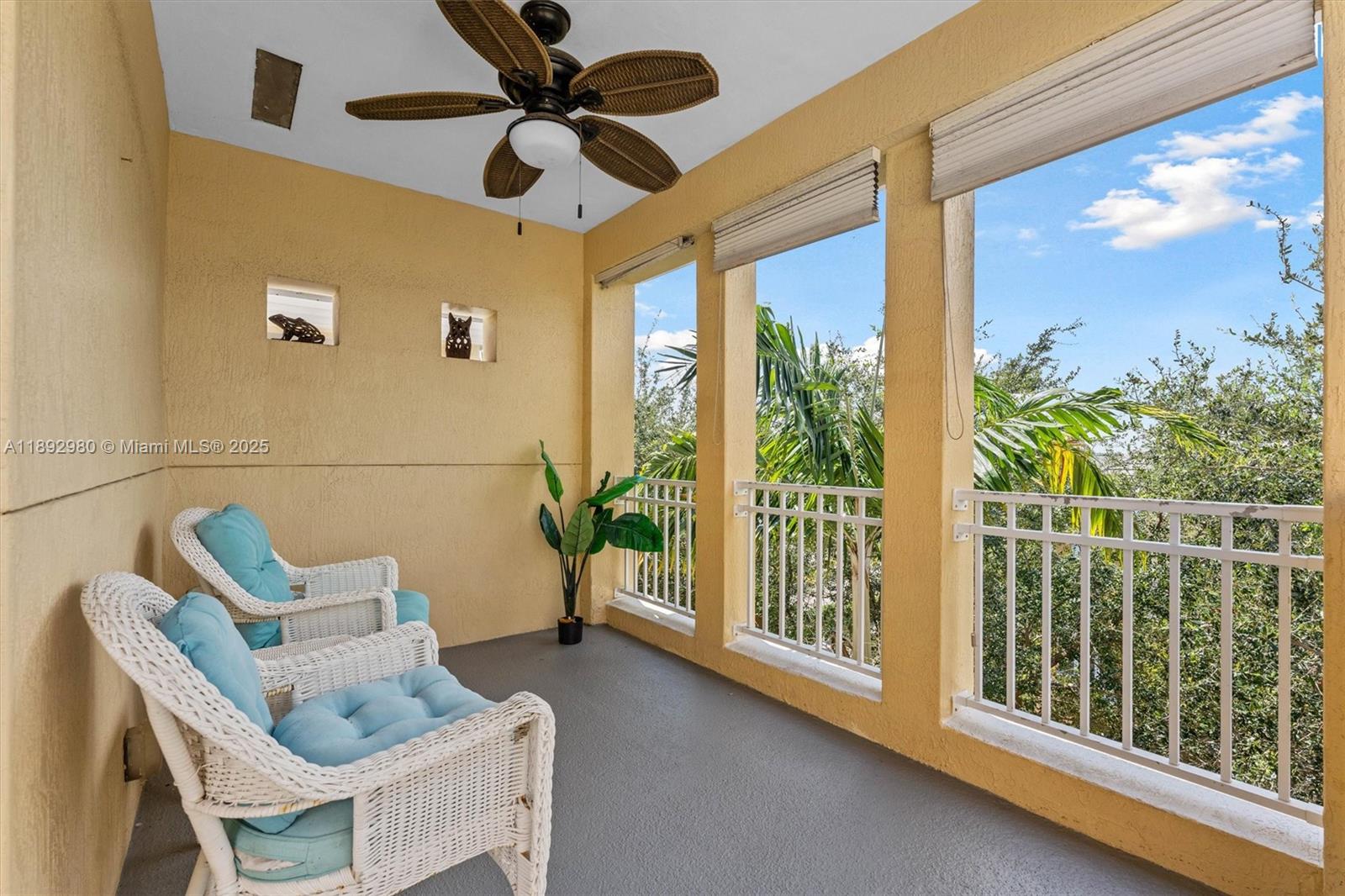 2344 Vintage Dr Lighthouse Point, FL 33064