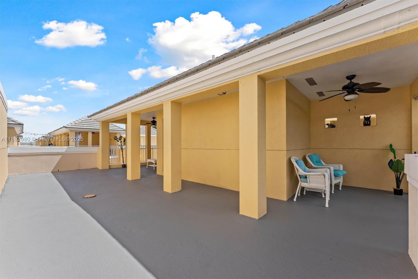 2344 Vintage Dr Lighthouse Point, FL 33064