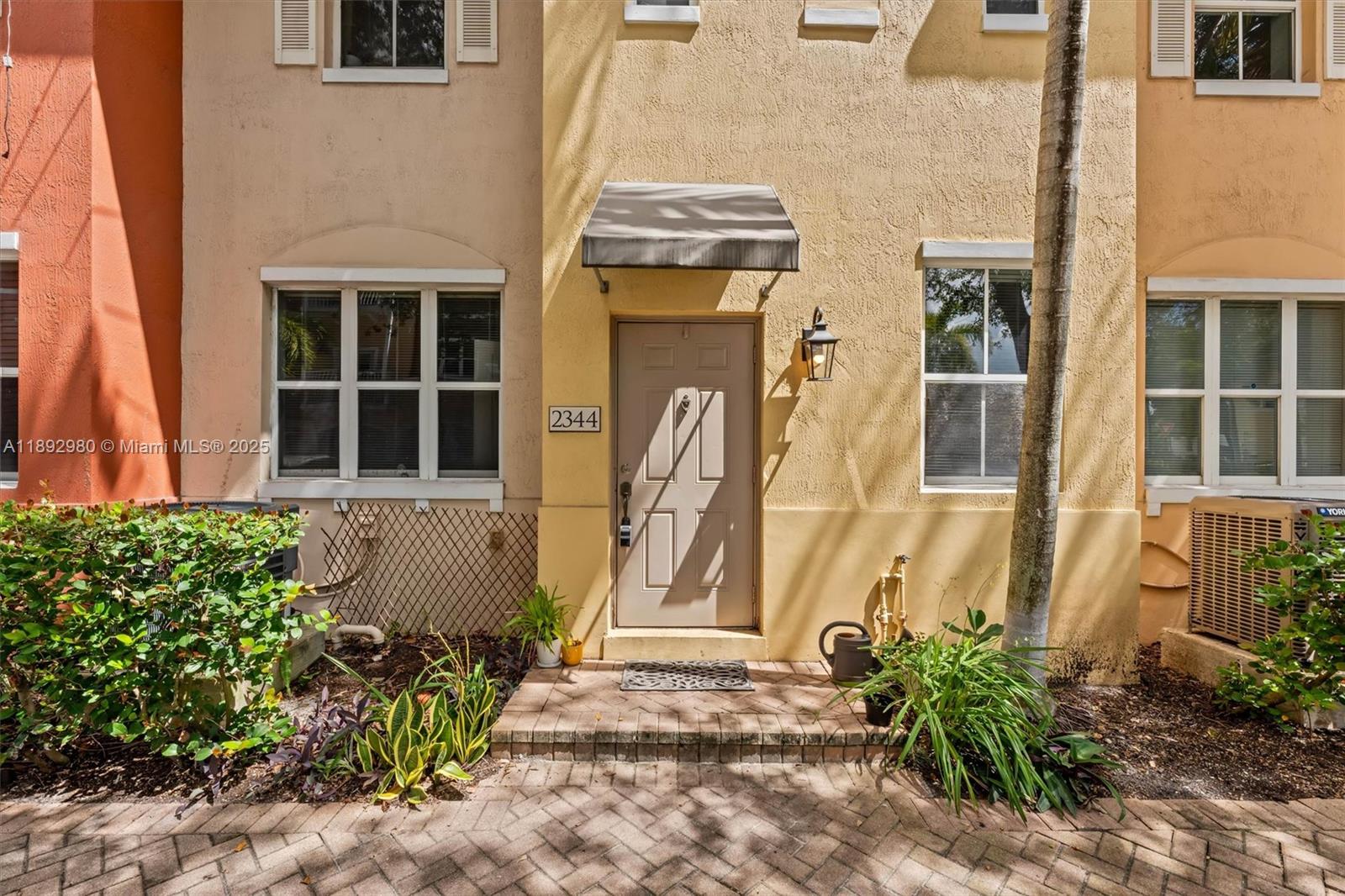 2344 Vintage Dr Lighthouse Point, FL 33064