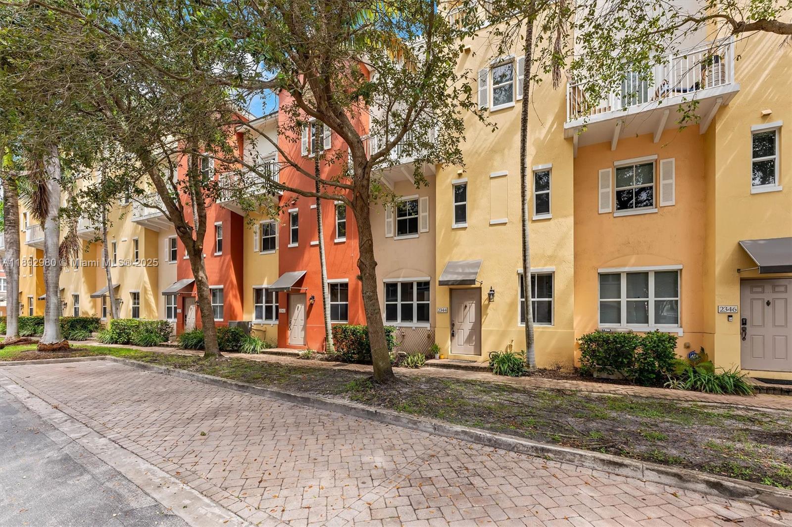 2344 Vintage Dr Lighthouse Point, FL 33064