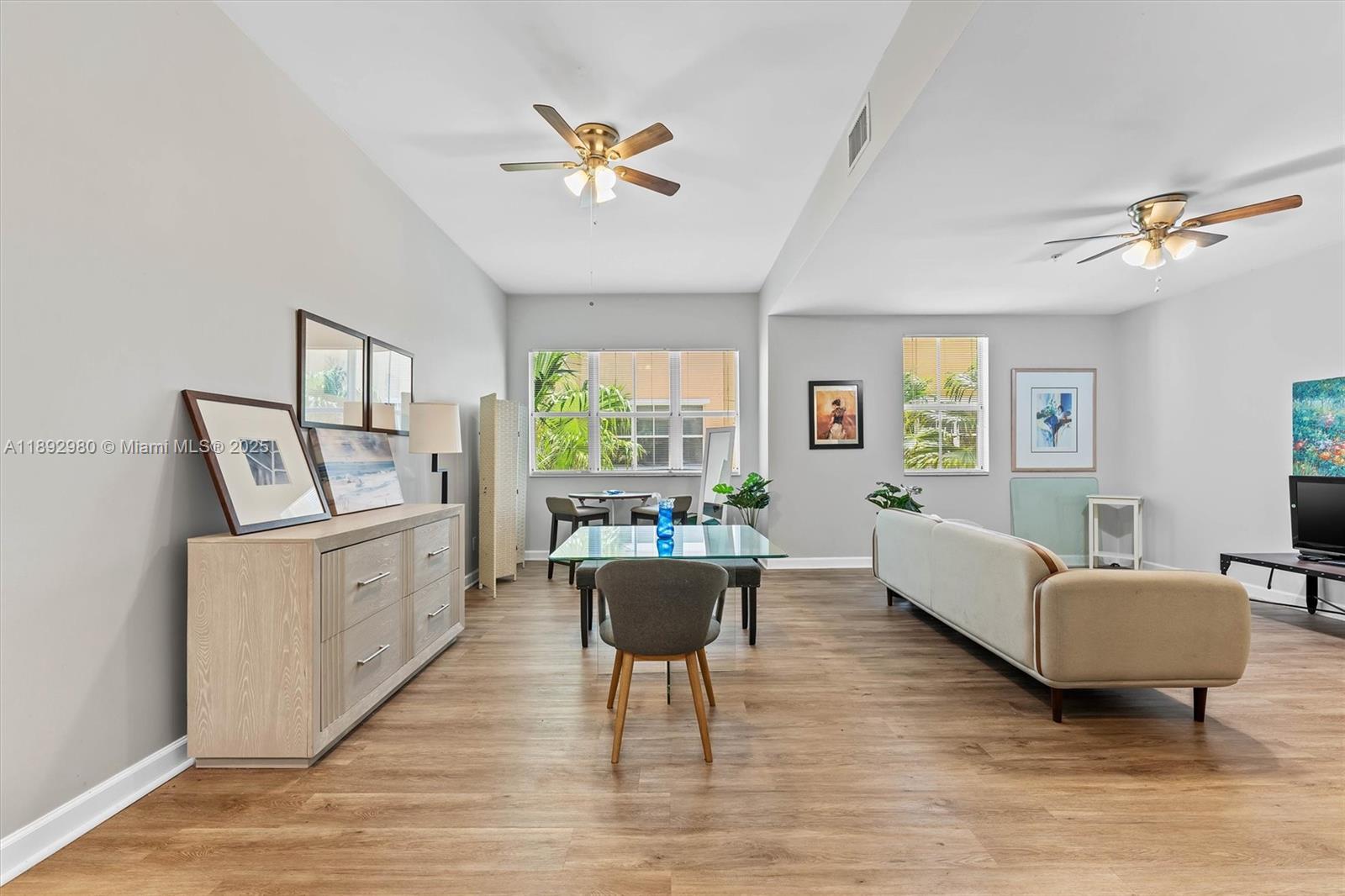 2344 Vintage Dr Lighthouse Point, FL 33064