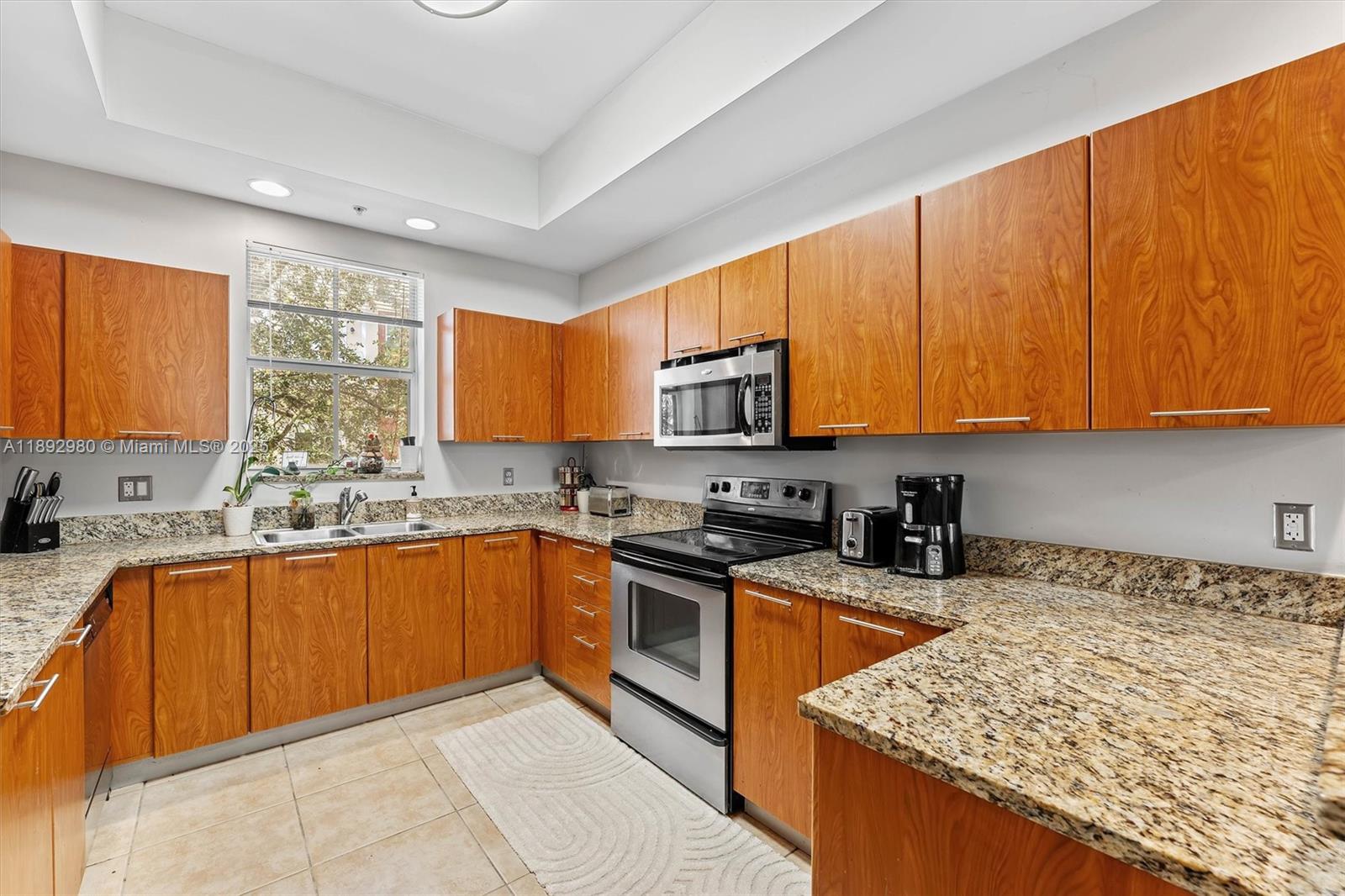 2344 Vintage Dr Lighthouse Point, FL 33064