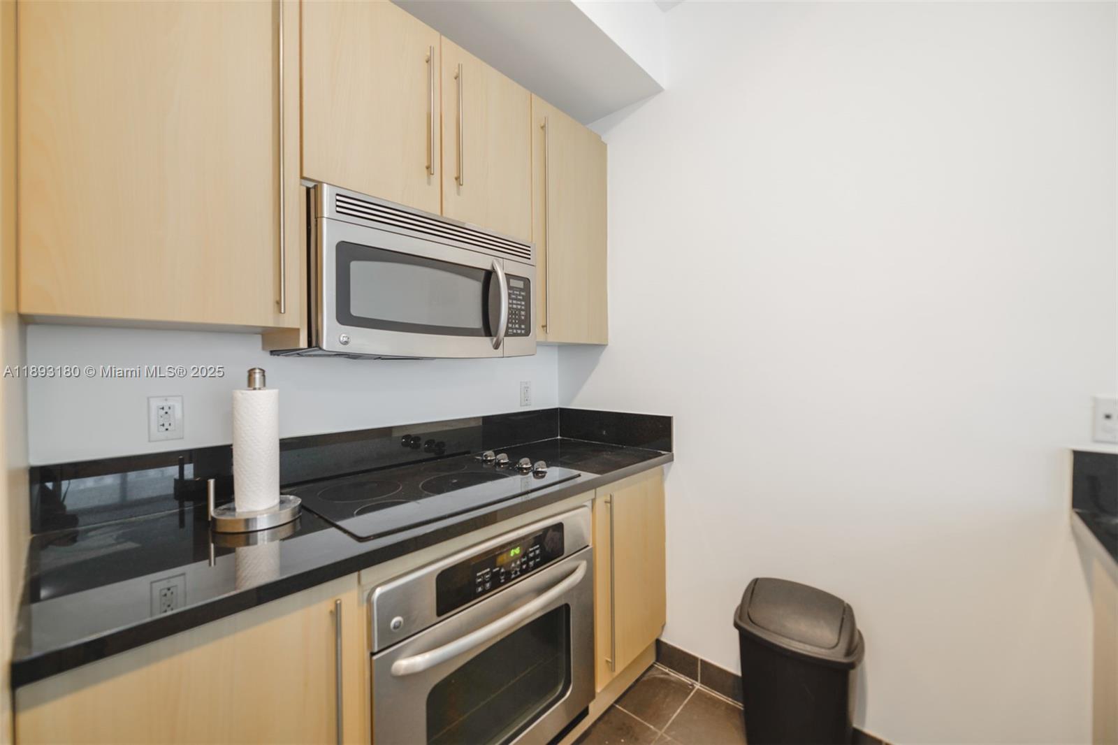 image THE AXIS ON BRICKELL II C9