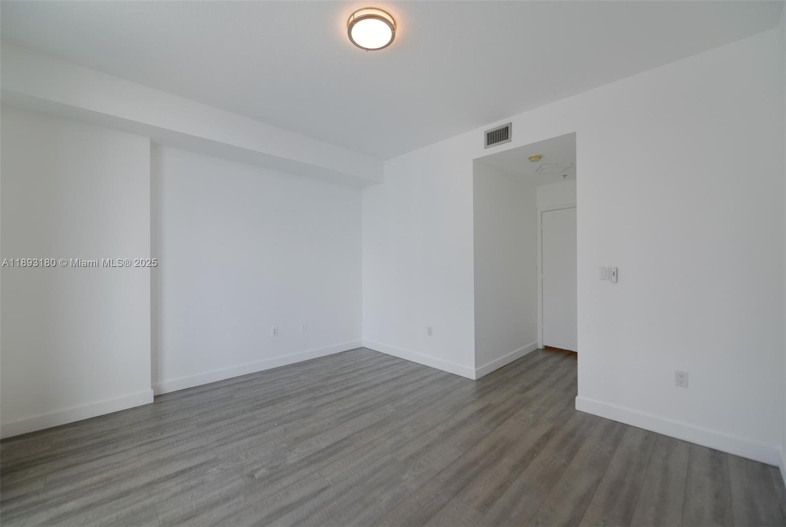 image THE AXIS ON BRICKELL II C17