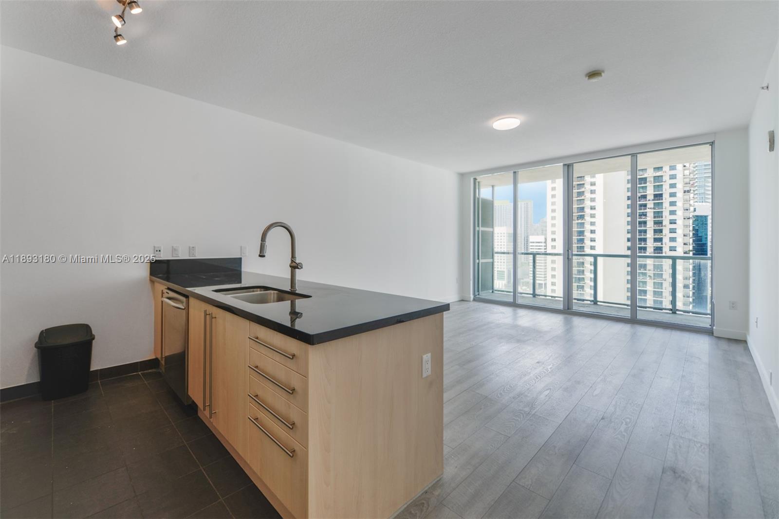 image THE AXIS ON BRICKELL II C3