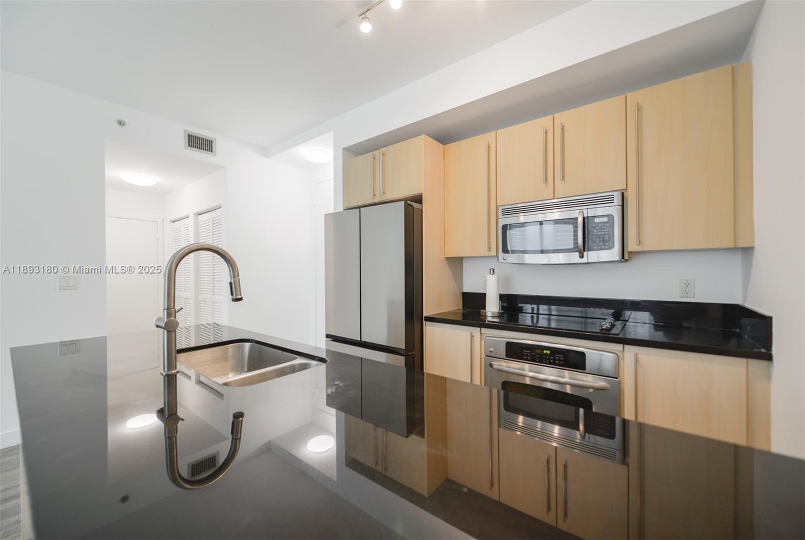 image THE AXIS ON BRICKELL II C7