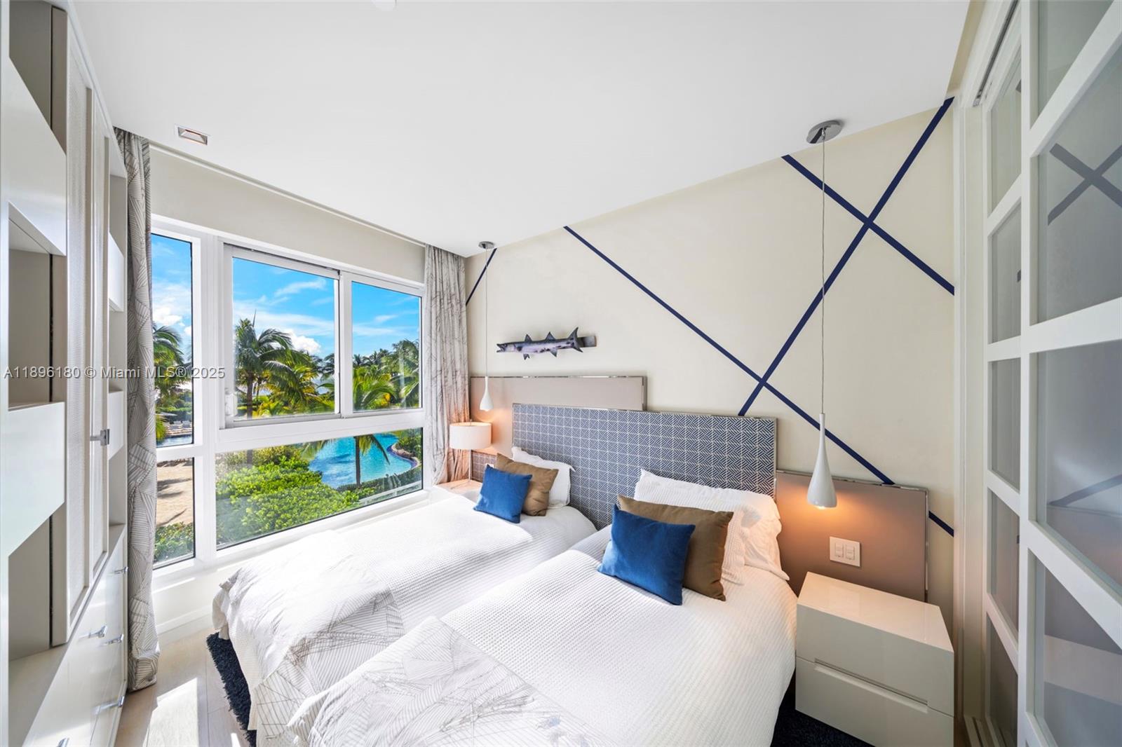 50 S Pointe Dr #TWN7 Miami Beach, FL 33139