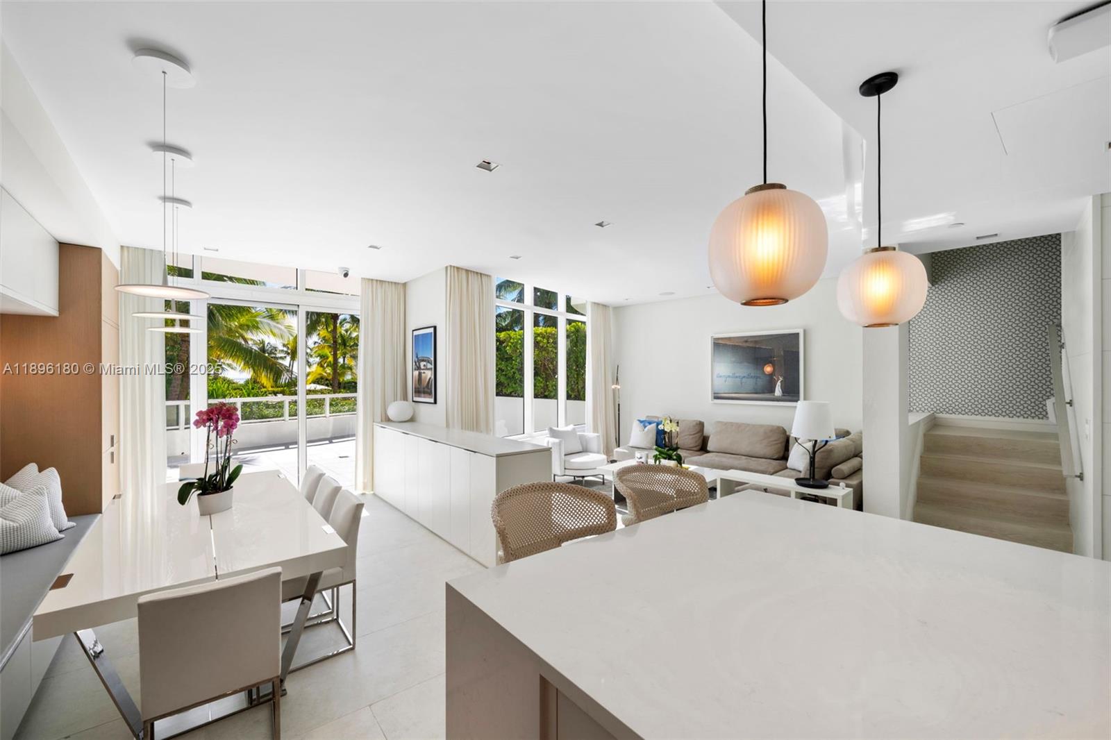 50 S Pointe Dr #TWN7 Miami Beach, FL 33139