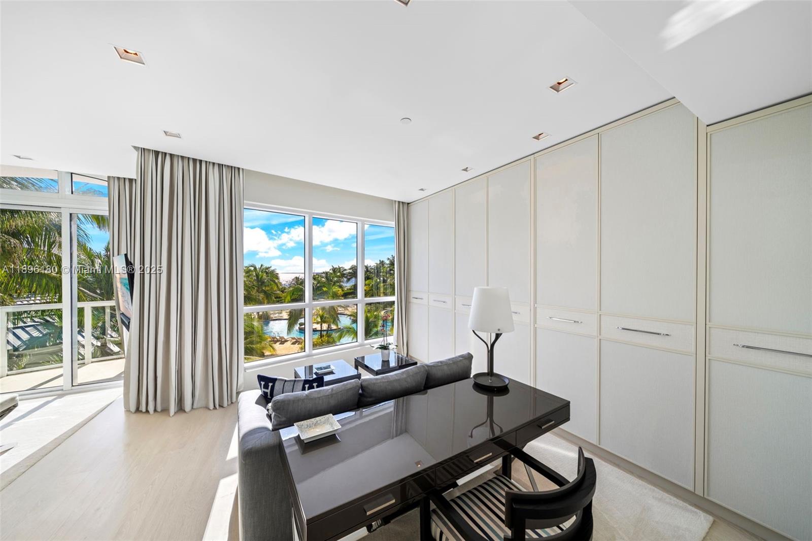 50 S Pointe Dr #TWN7 Miami Beach, FL 33139