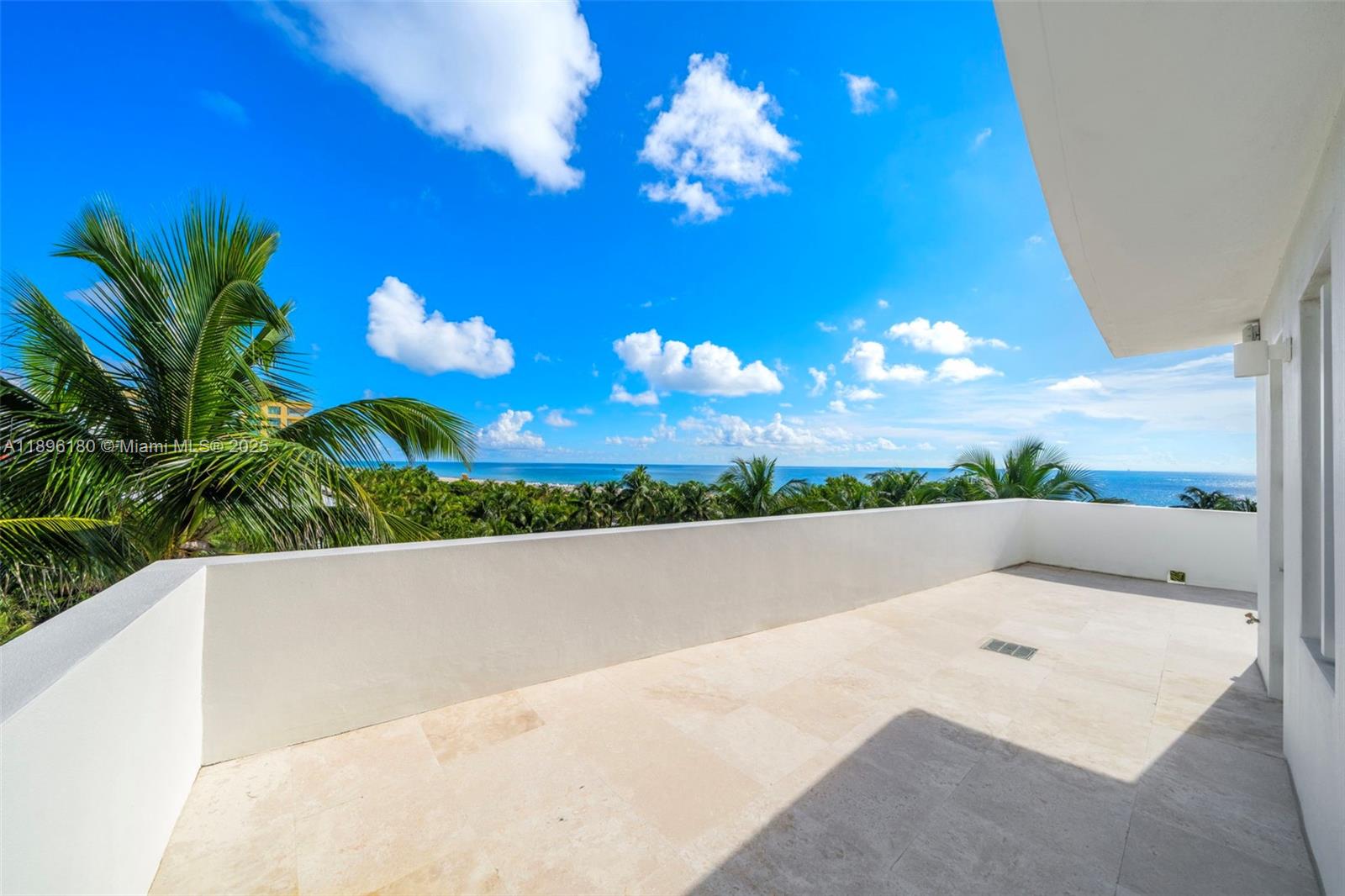 50 S Pointe Dr #TWN7 Miami Beach, FL 33139