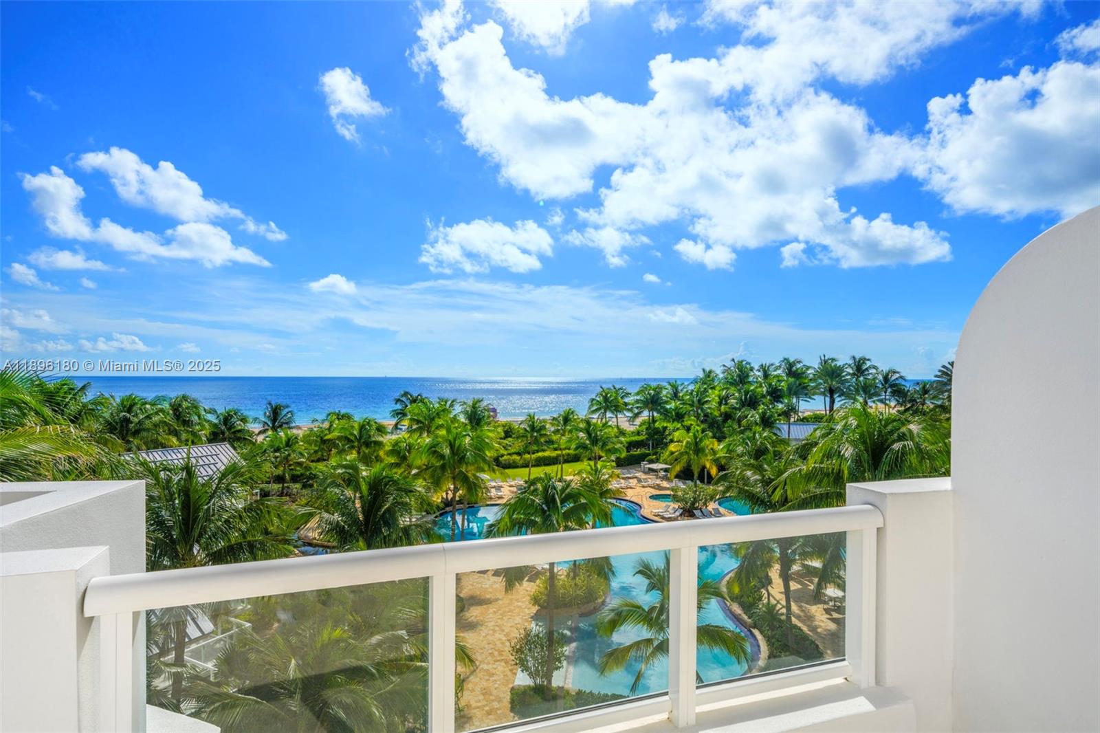 50 S Pointe Dr #TWN7 Miami Beach, FL 33139