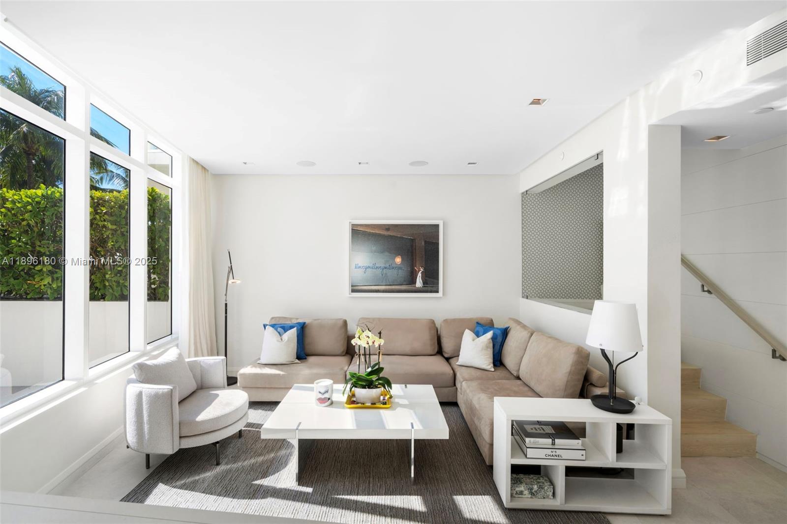 50 S Pointe Dr #TWN7 Miami Beach, FL 33139