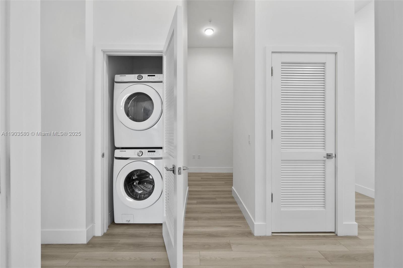 101 Diplomat Pkwy #PH05 Hallandale Beach, FL 33009