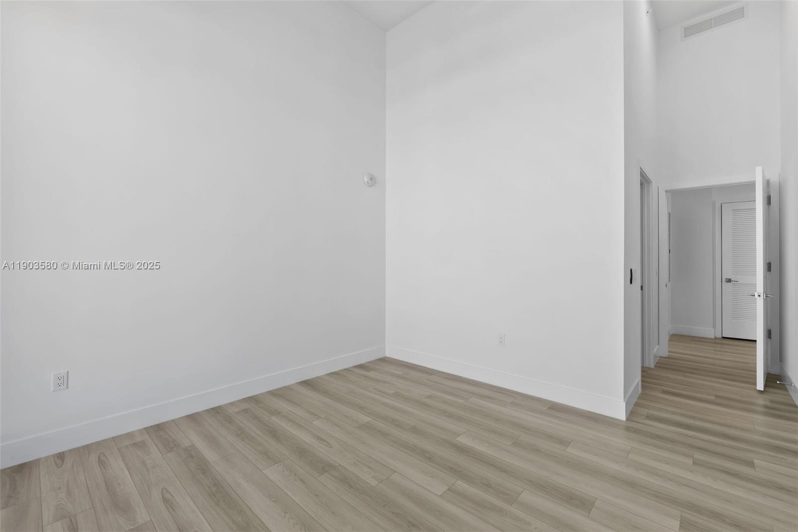 101 Diplomat Pkwy #PH05 Hallandale Beach, FL 33009