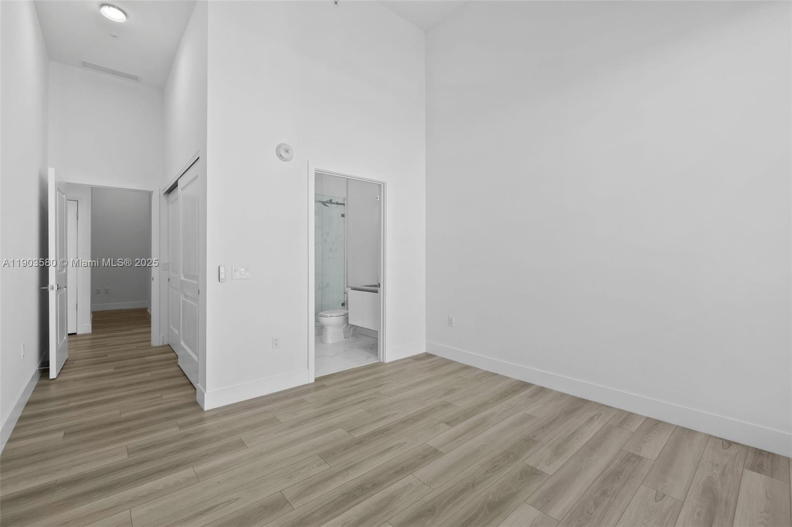 101 Diplomat Pkwy #PH05 Hallandale Beach, FL 33009