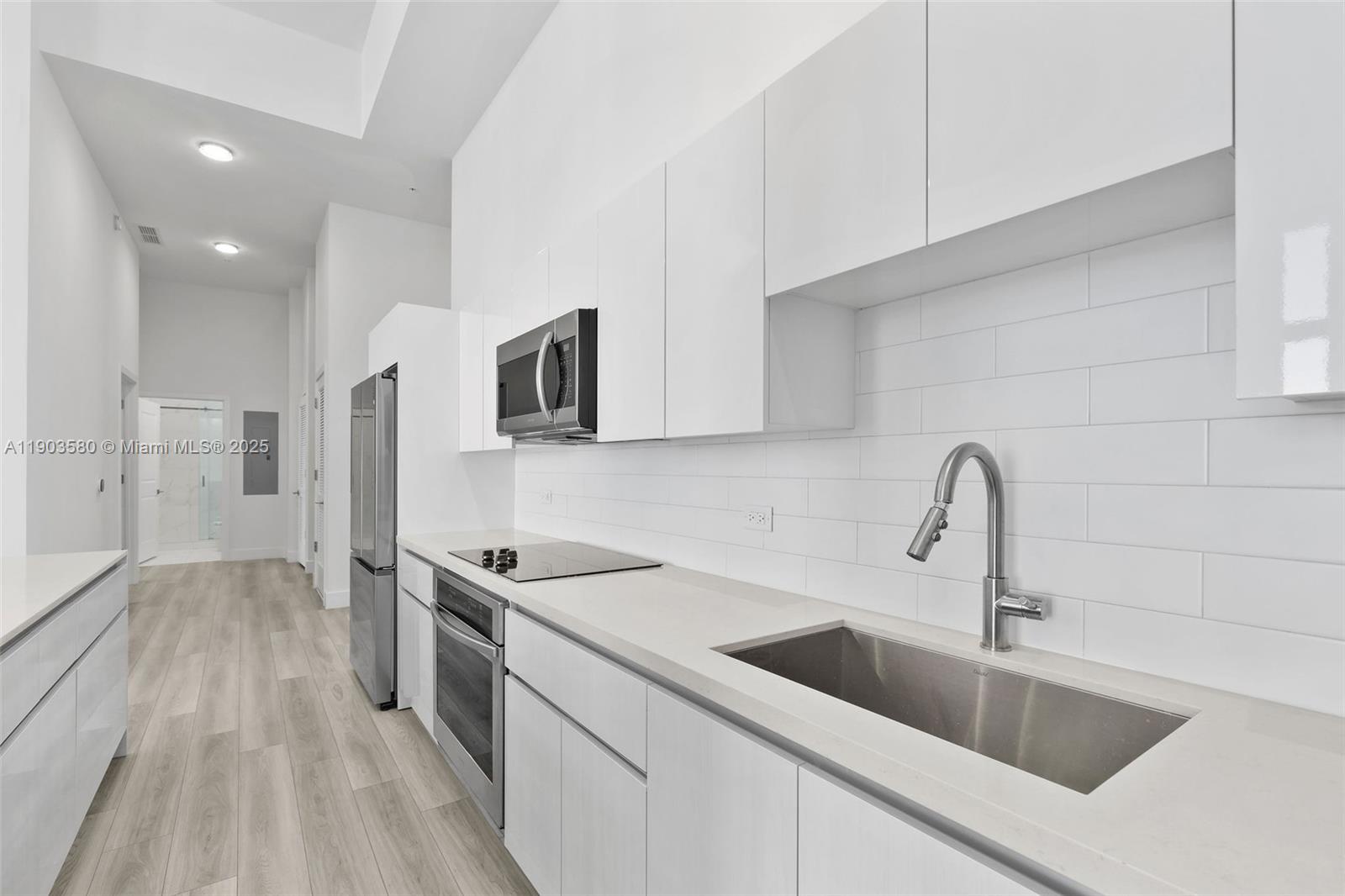 101 Diplomat Pkwy #PH05 Hallandale Beach, FL 33009