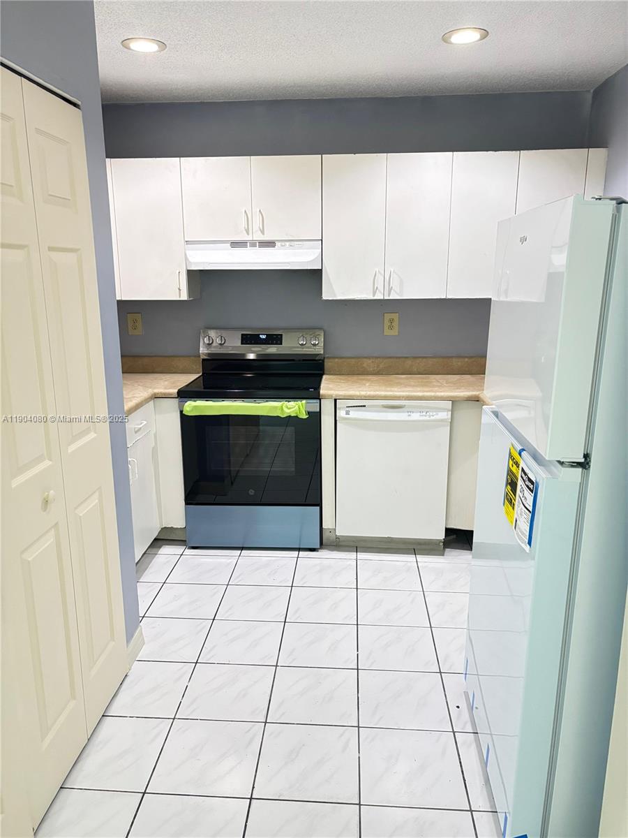 300 NW 114th Ave #2-102