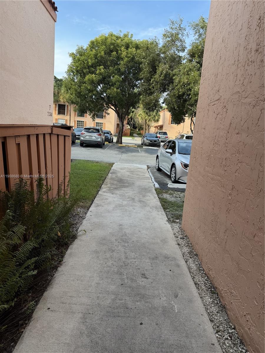 7230 Fairway Dr #F15 Miami Lakes, FL 33014