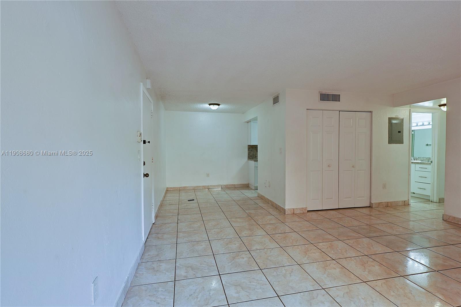 7230 Fairway Dr #F15 Miami Lakes, FL 33014