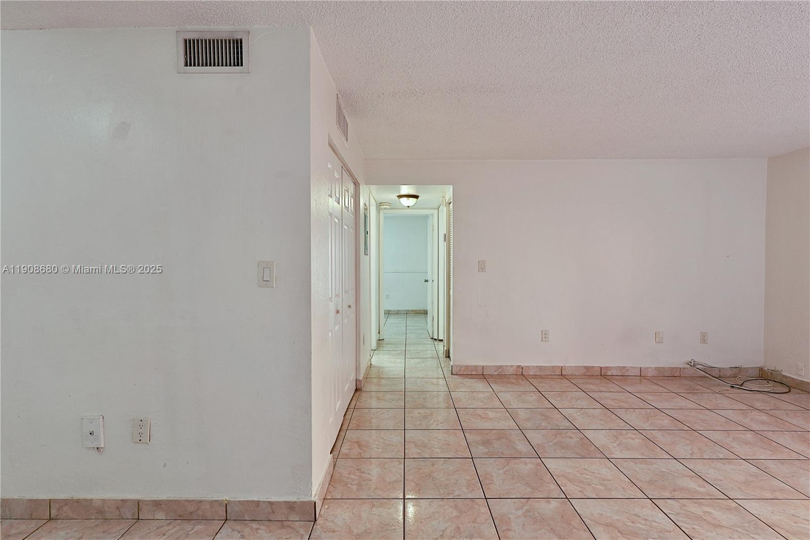 7230 Fairway Dr #F15 Miami Lakes, FL 33014