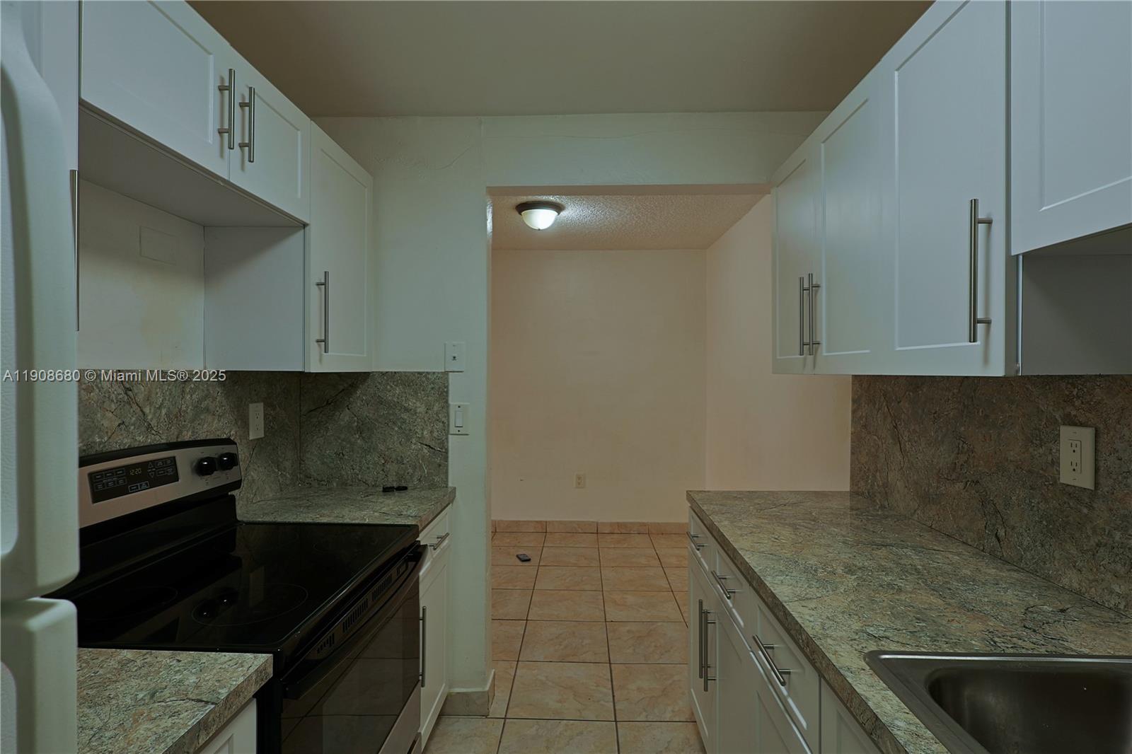 7230 Fairway Dr #F15 Miami Lakes, FL 33014