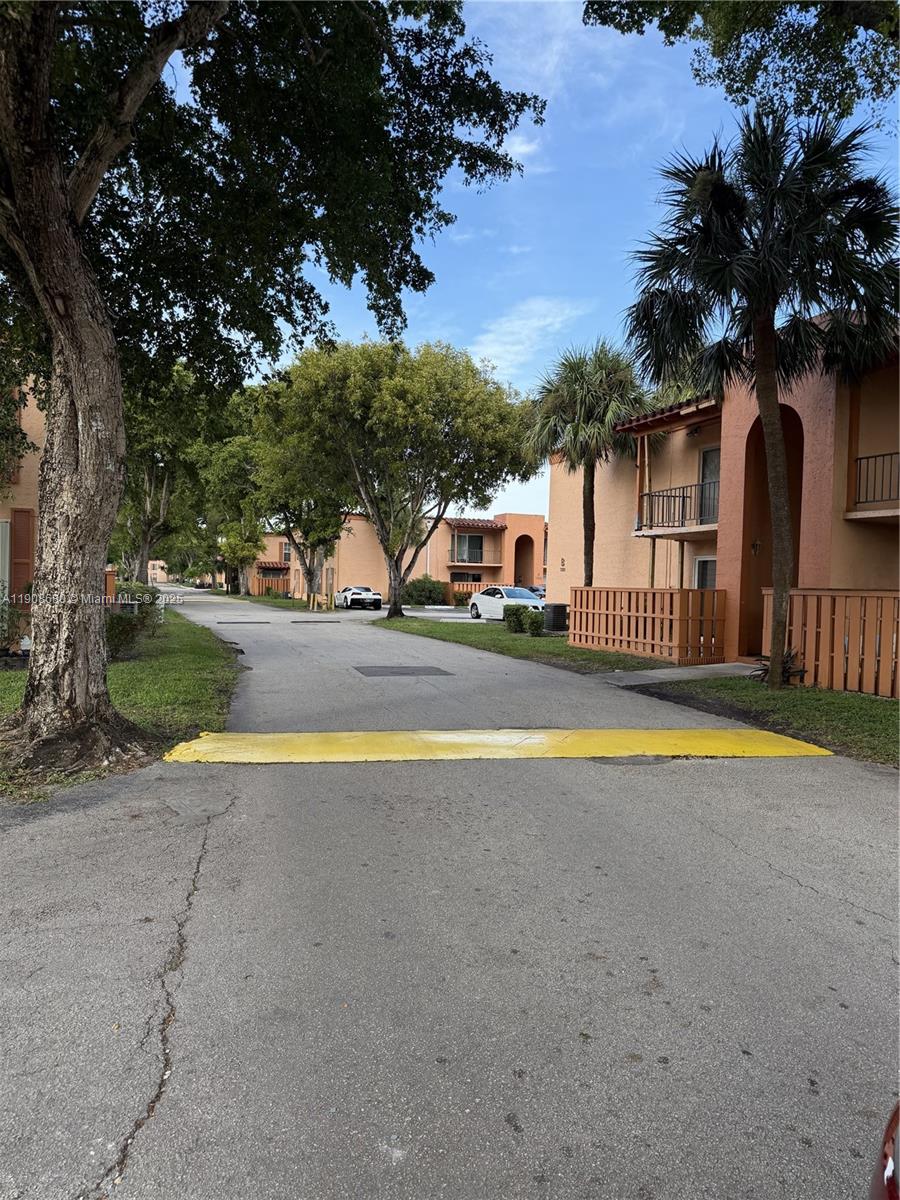 7230 Fairway Dr #F15 Miami Lakes, FL 33014