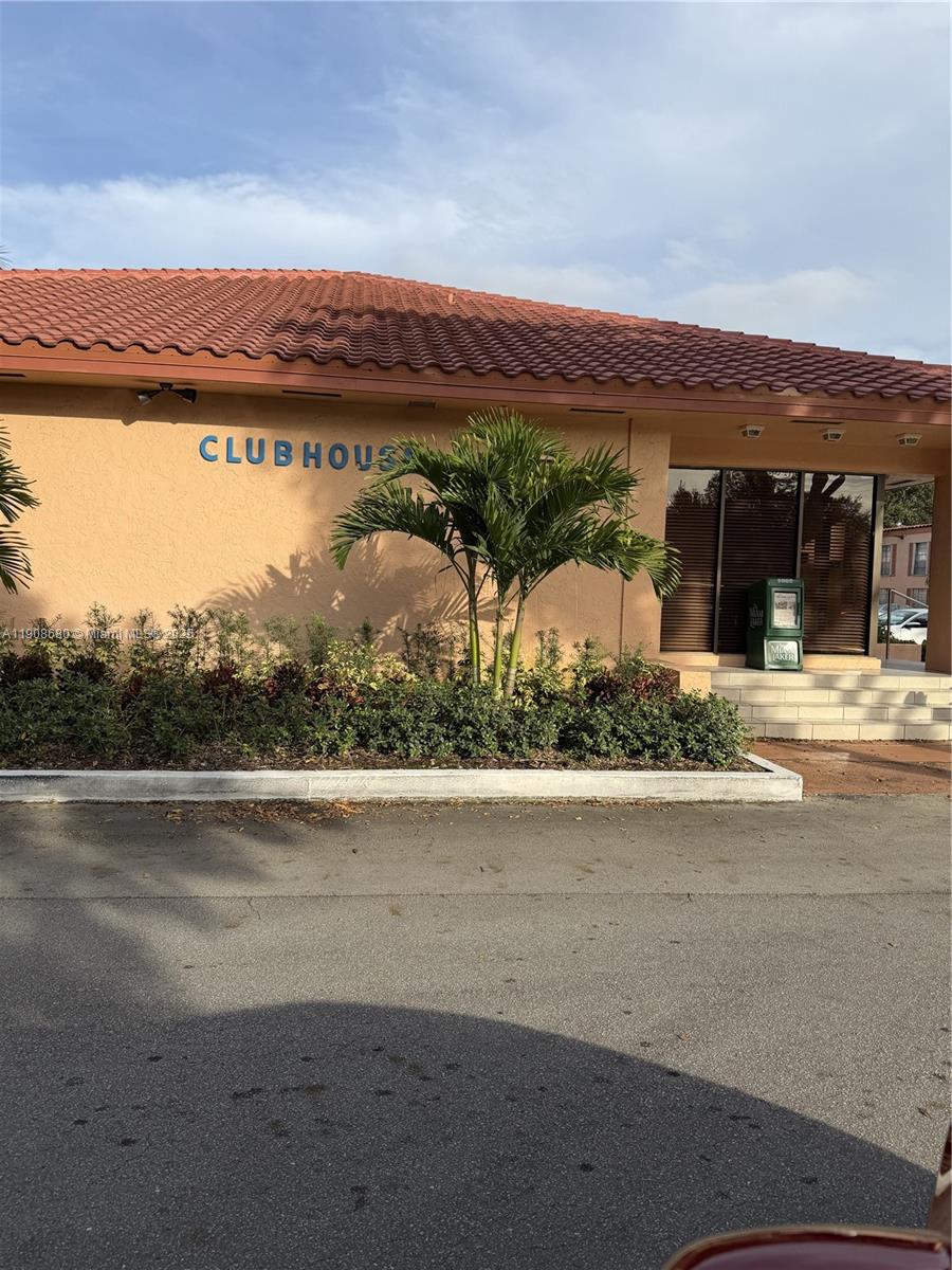 7230 Fairway Dr #F15 Miami Lakes, FL 33014