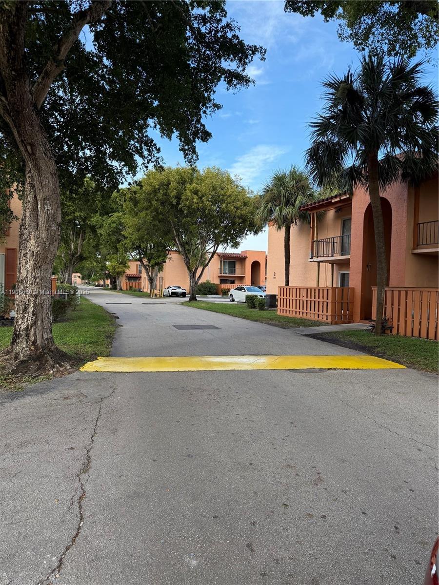 7230 Fairway Dr #F15 Miami Lakes, FL 33014