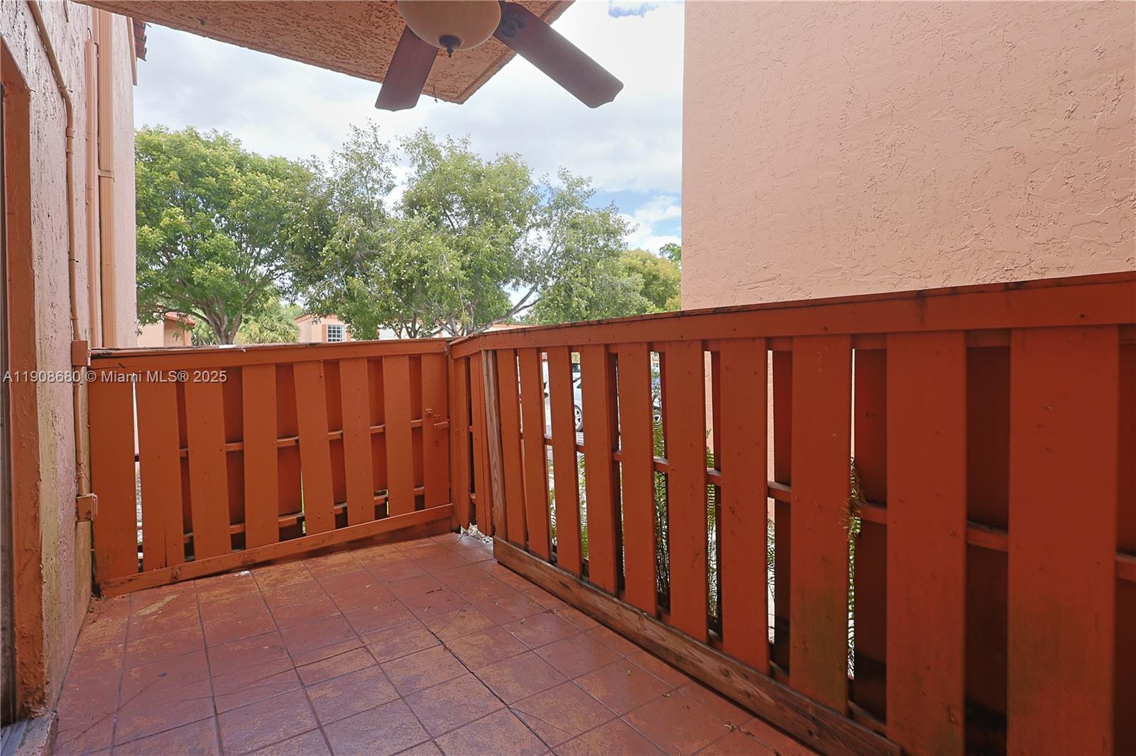 7230 Fairway Dr #F15 Miami Lakes, FL 33014