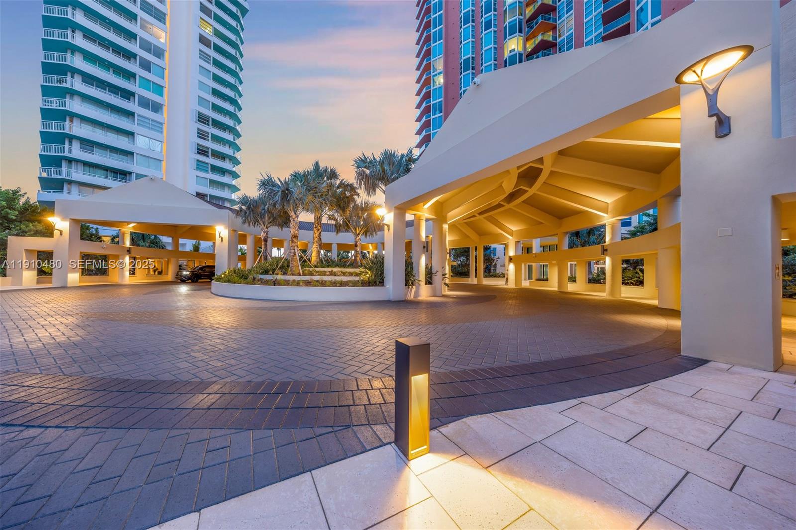 image Portofino Towers36