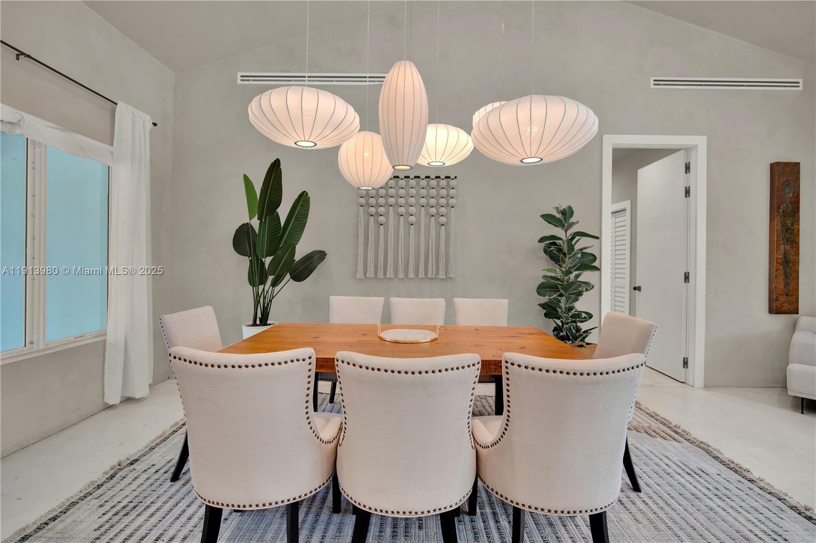 520 Bay Pt Rd Miami, FL 33137