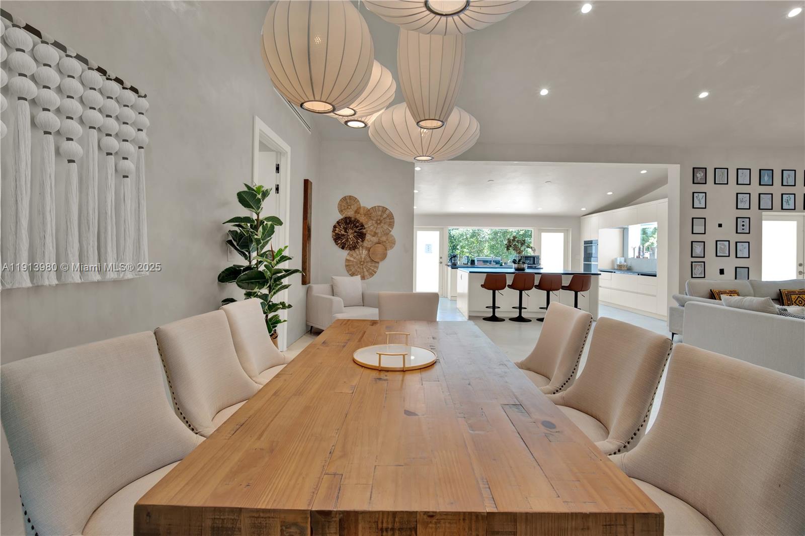 520 Bay Pt Rd Miami, FL 33137