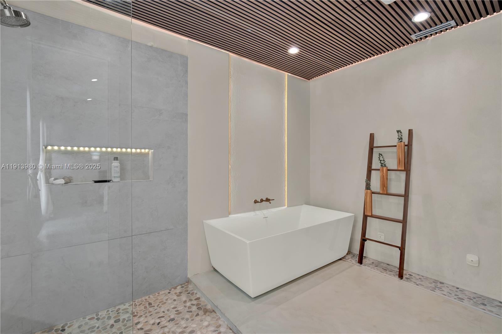 520 Bay Pt Rd Miami, FL 33137