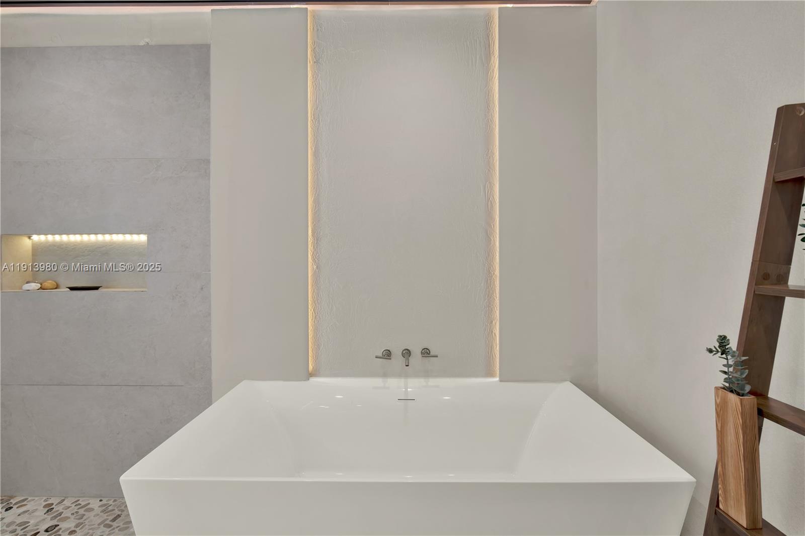 520 Bay Pt Rd Miami, FL 33137