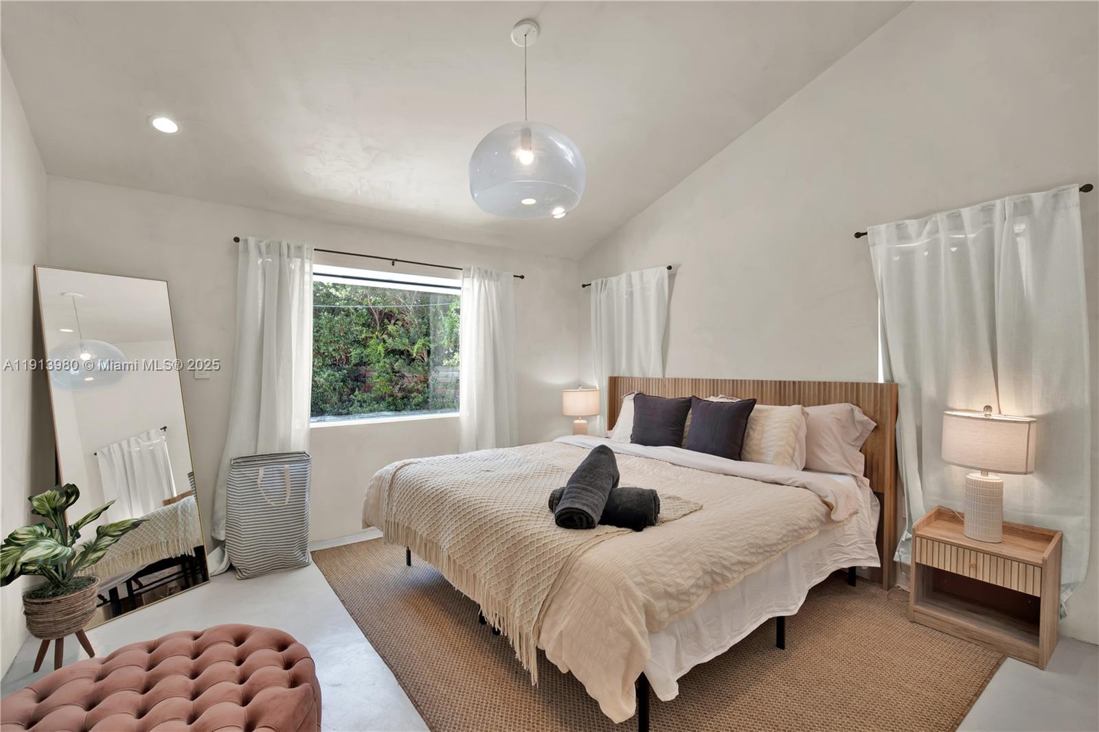 520 Bay Pt Rd Miami, FL 33137