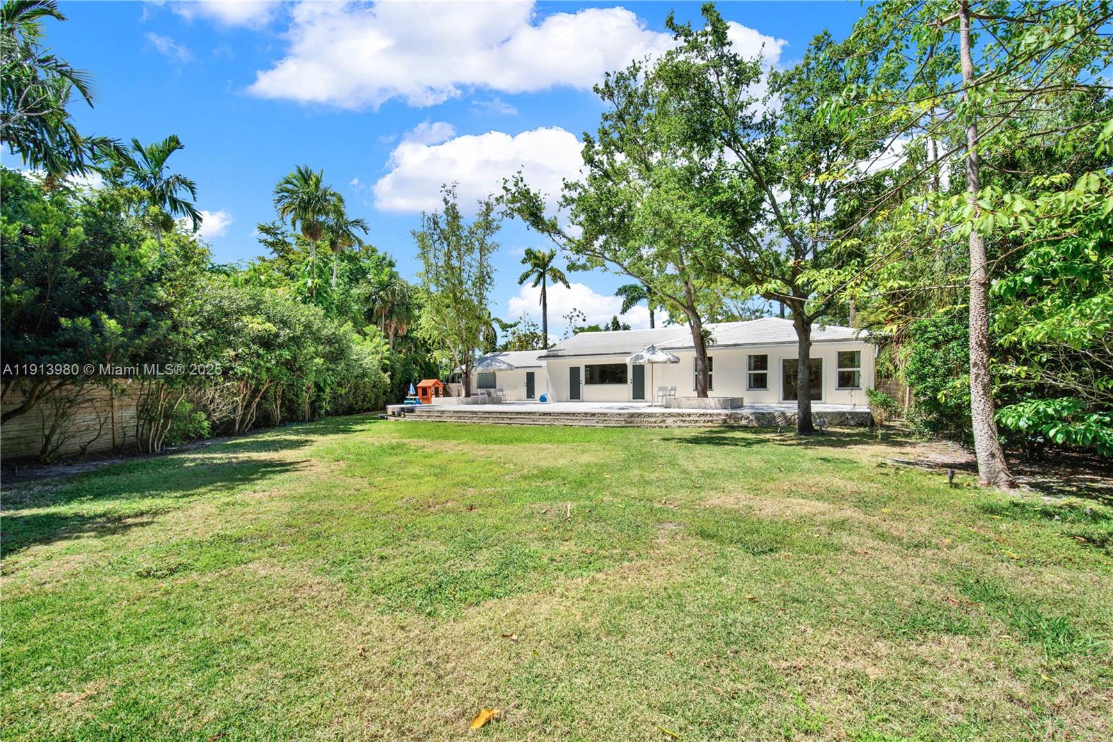 520 Bay Pt Rd Miami, FL 33137