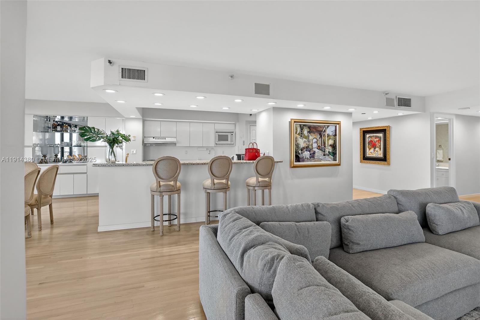 19667 Turnberry Way #5J Aventura, FL 33180