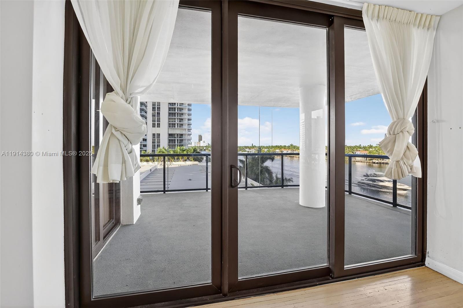 19667 Turnberry Way #5J Aventura, FL 33180