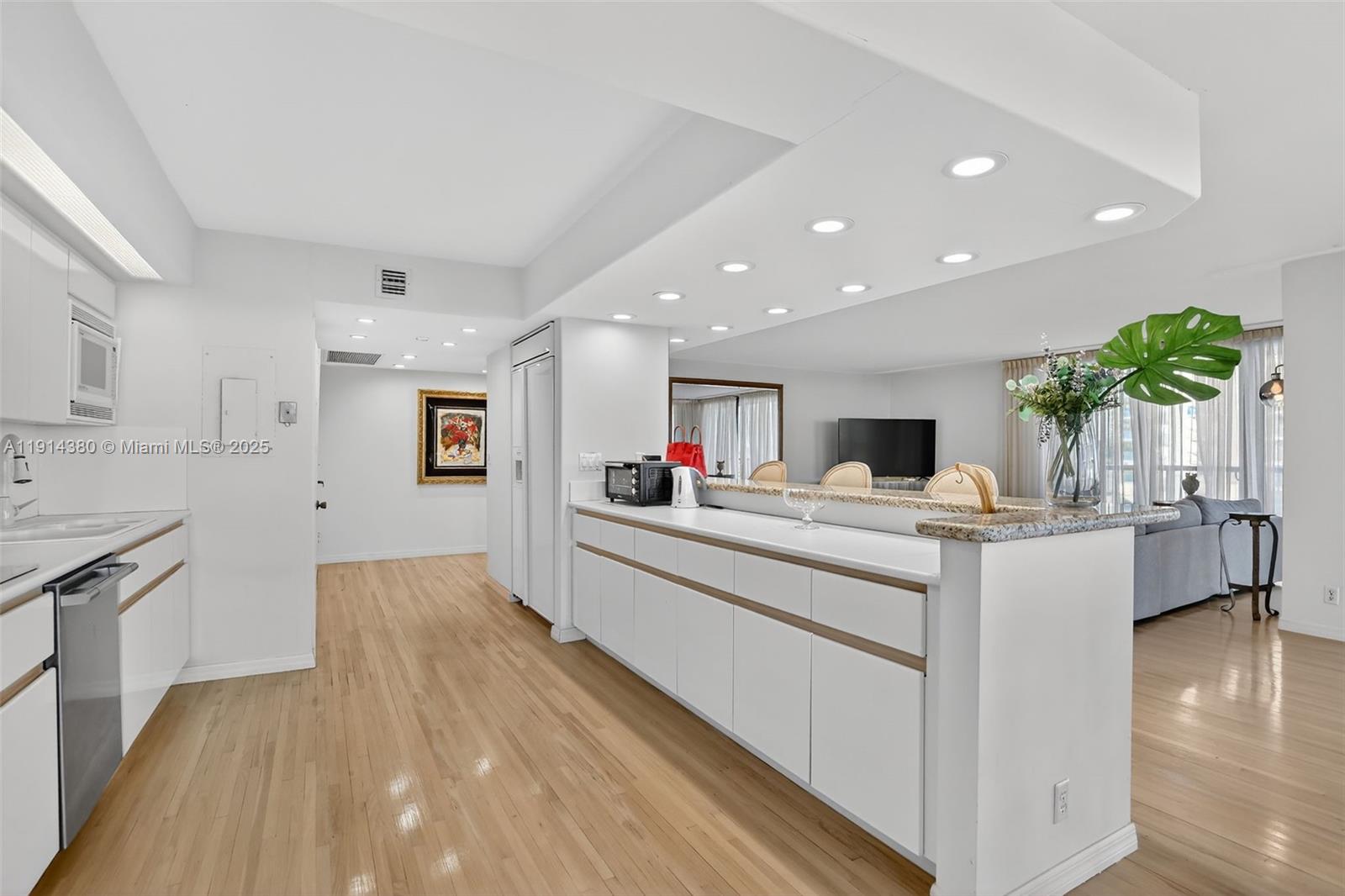 19667 Turnberry Way #5J Aventura, FL 33180