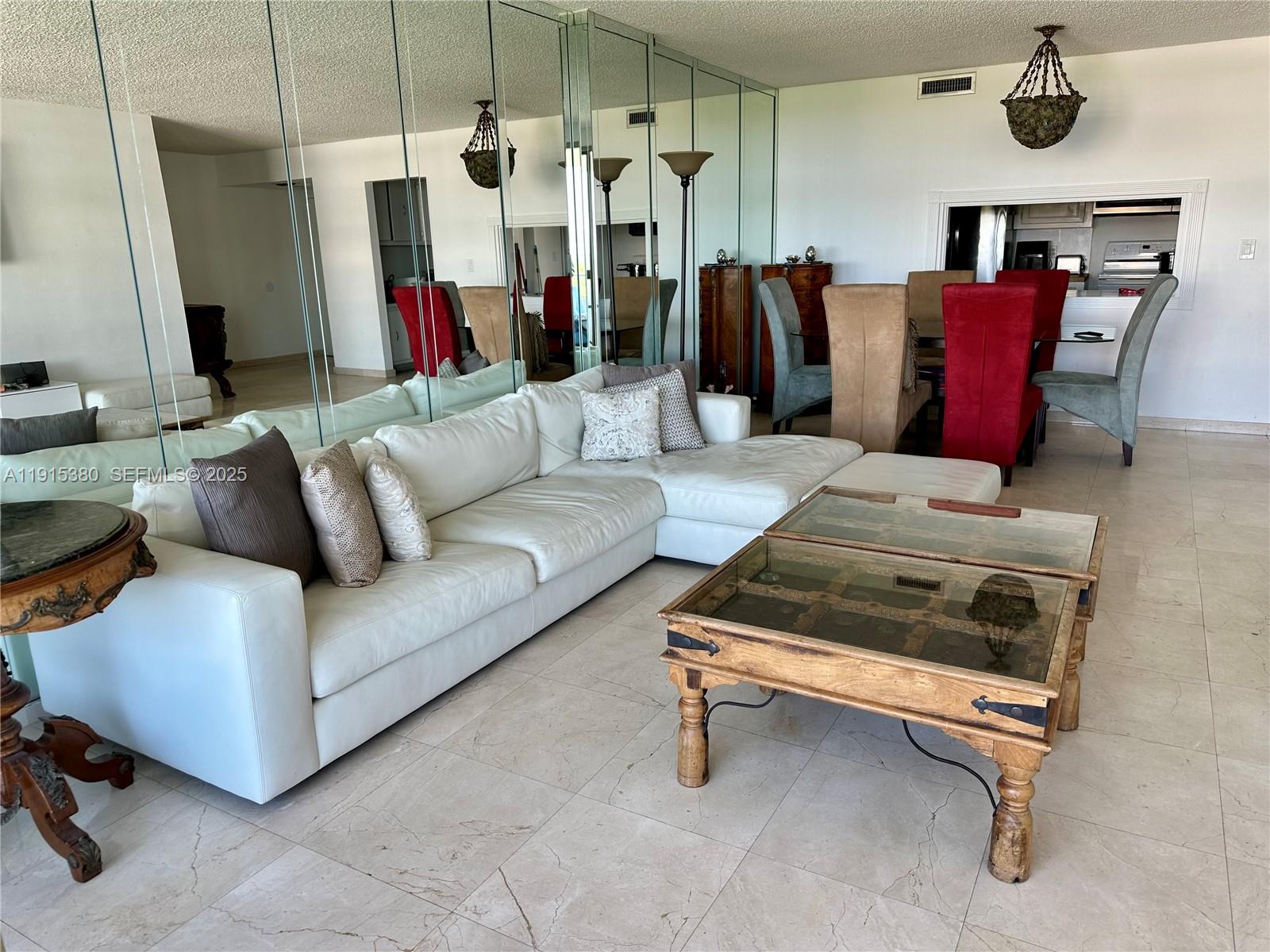 image Commodore Club South4