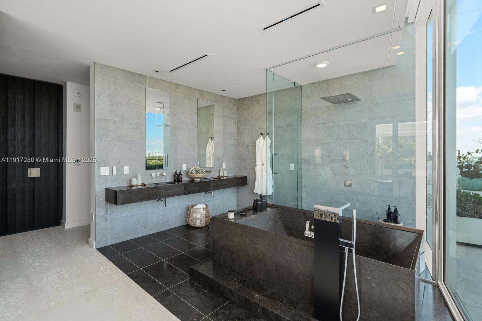 4701 N Meridian Ave #UPH21 Miami Beach, FL 33140