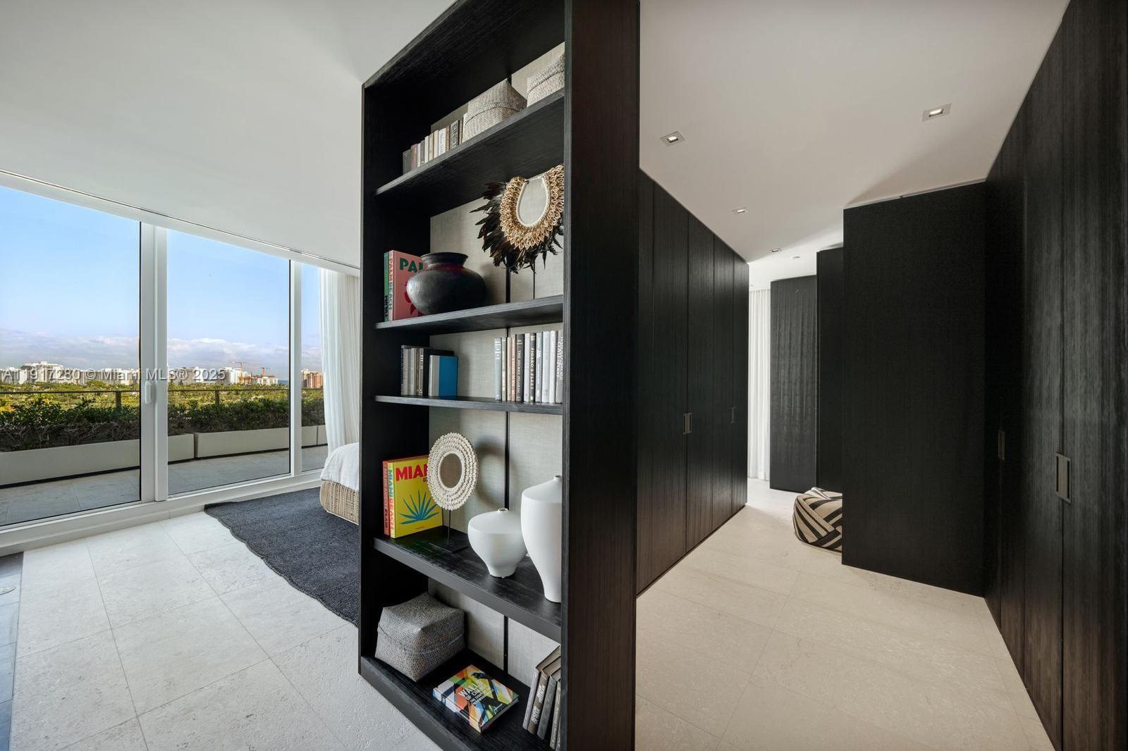 4701 N Meridian Ave #UPH21 Miami Beach, FL 33140