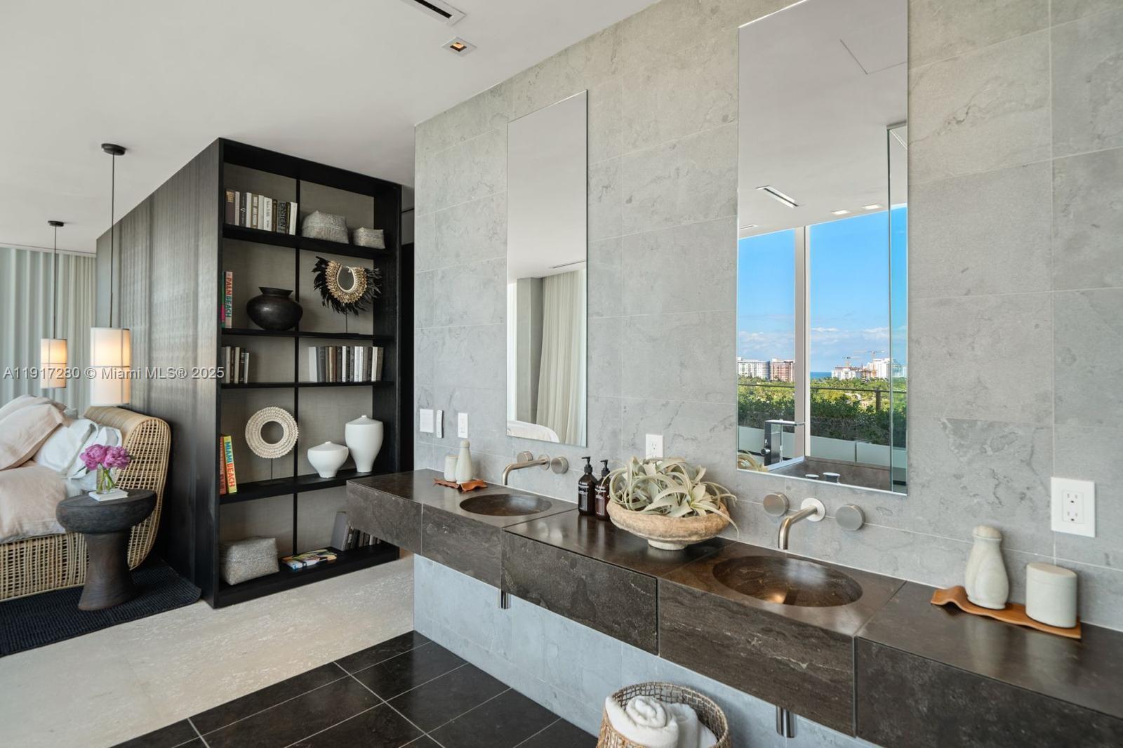 4701 N Meridian Ave #UPH21 Miami Beach, FL 33140