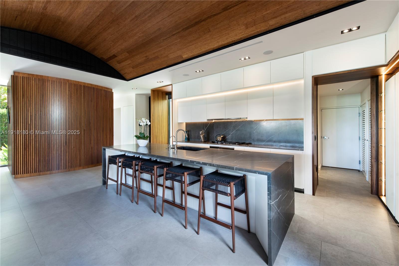 8055 Noremac Ave Miami Beach, FL 33141